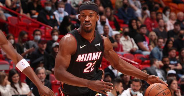 [NBA]克里斯蒂突破妙传 里夫斯三分应声入网.