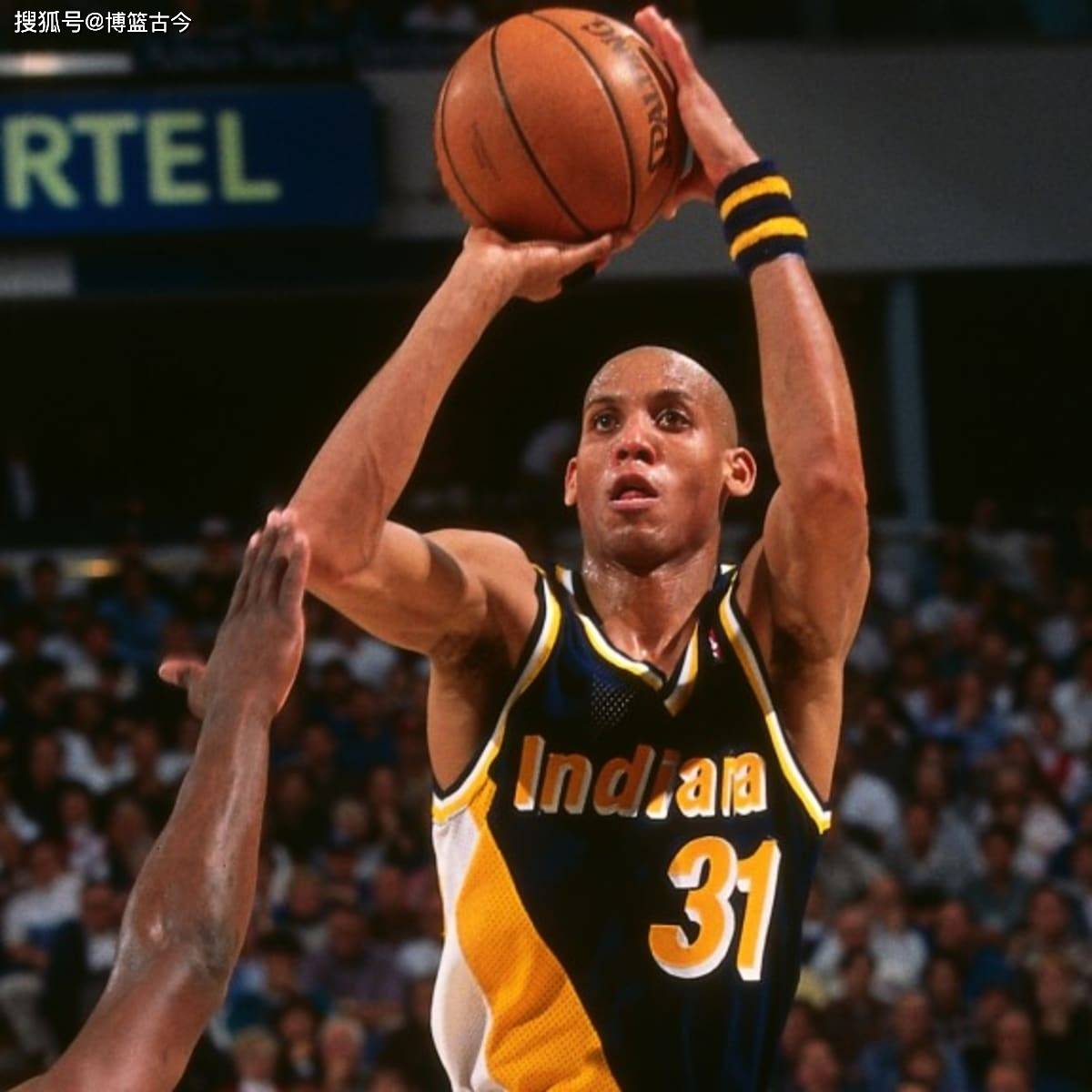 再访脱贫村 振兴气象新丨一拿一放完成种菜 江河村的大棚有多智能？.