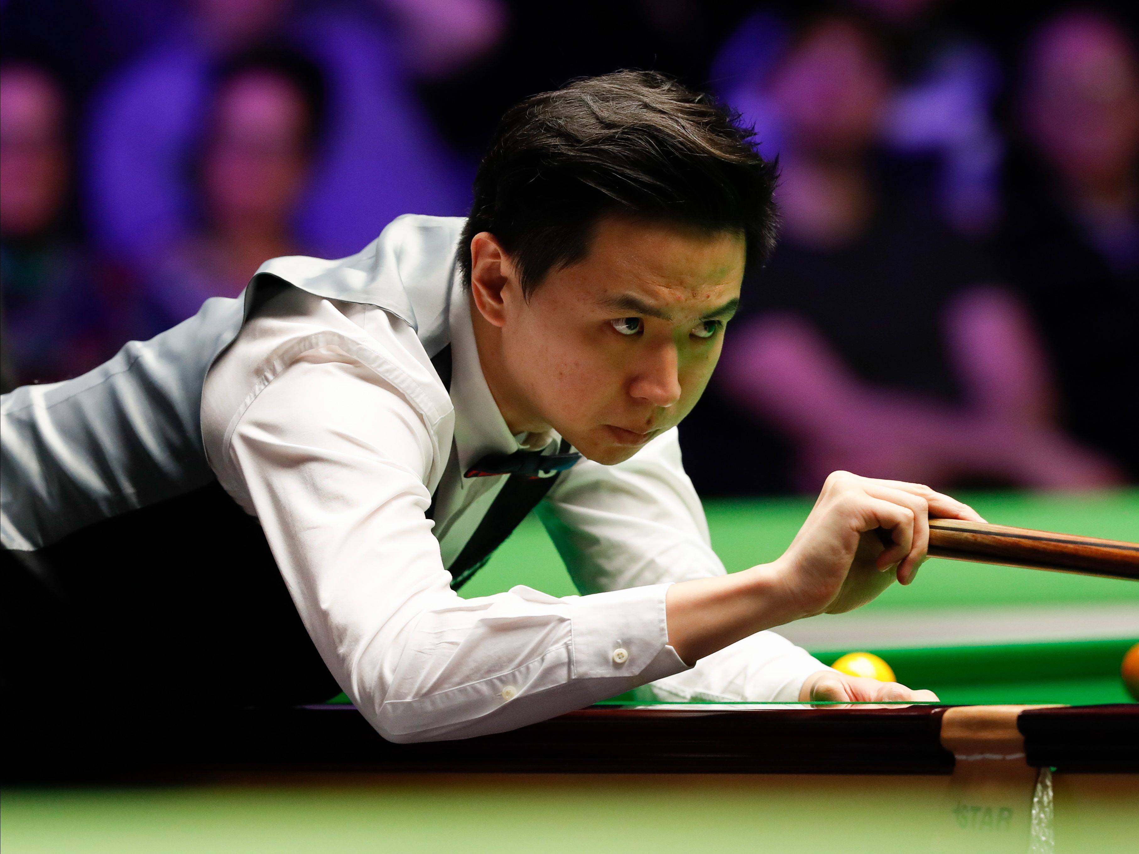 再访脱贫村 振兴气象新丨一拿一放完成种菜 江河村的大棚有多智能？.