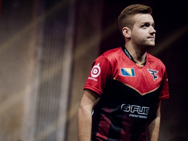 人员构成上 人员构成上